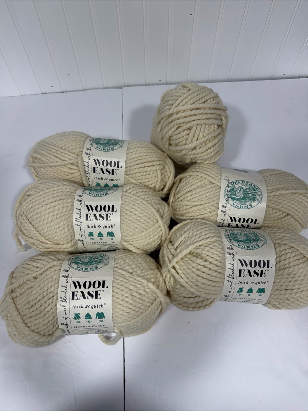 Lion brand Wool-Ease Thick & Quick natural Cream Yarn - lot of 6 Skeins